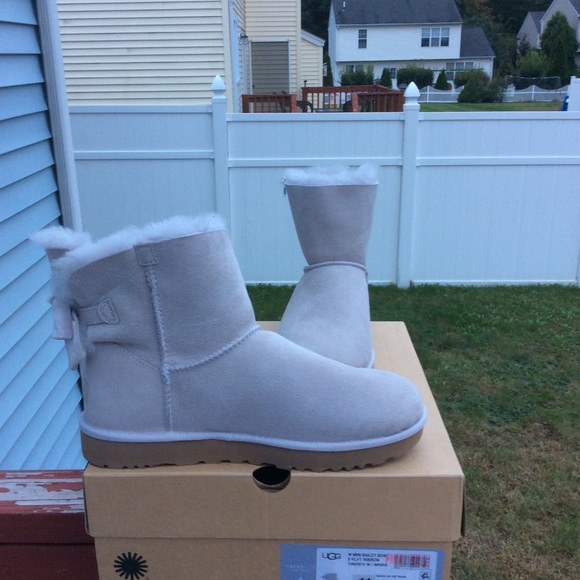 Ugg mini bailey bow II velvet ribbon 🎀 - Picture 2 of 7